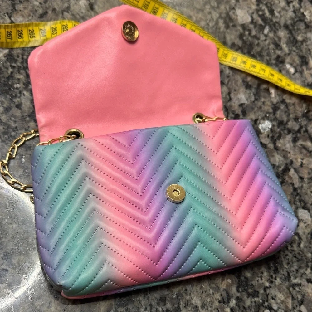 Multicolor Quilted Chain Bag EUC
